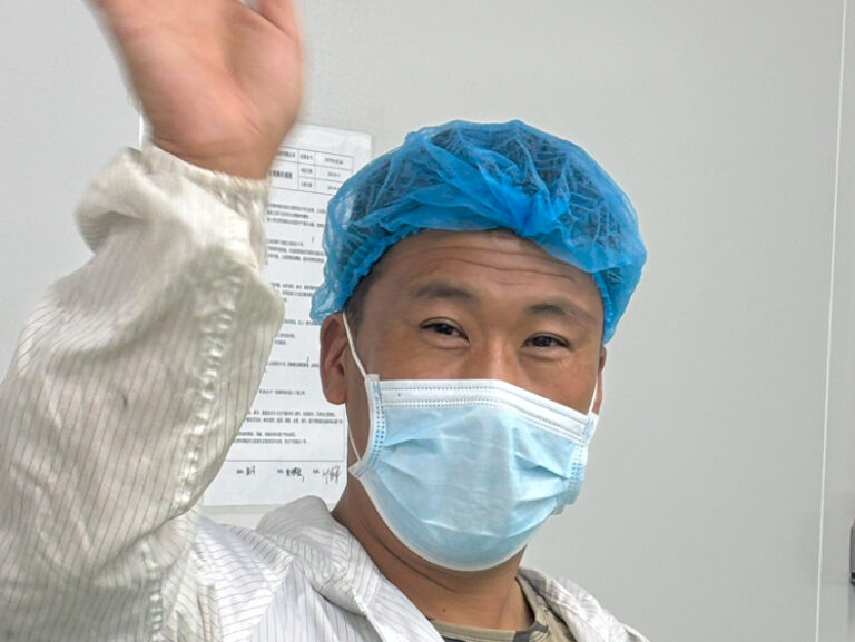 Employees at Suzhou Shenli Hardened Acrylic Sheet