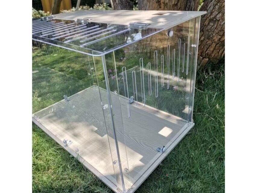 Hardened wear-resistant acrylic plexiglass cage