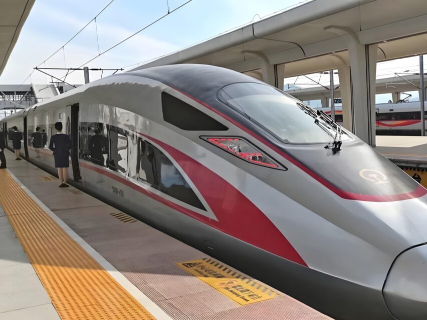 Acrylic polycarbonate board for high-speed rail applications